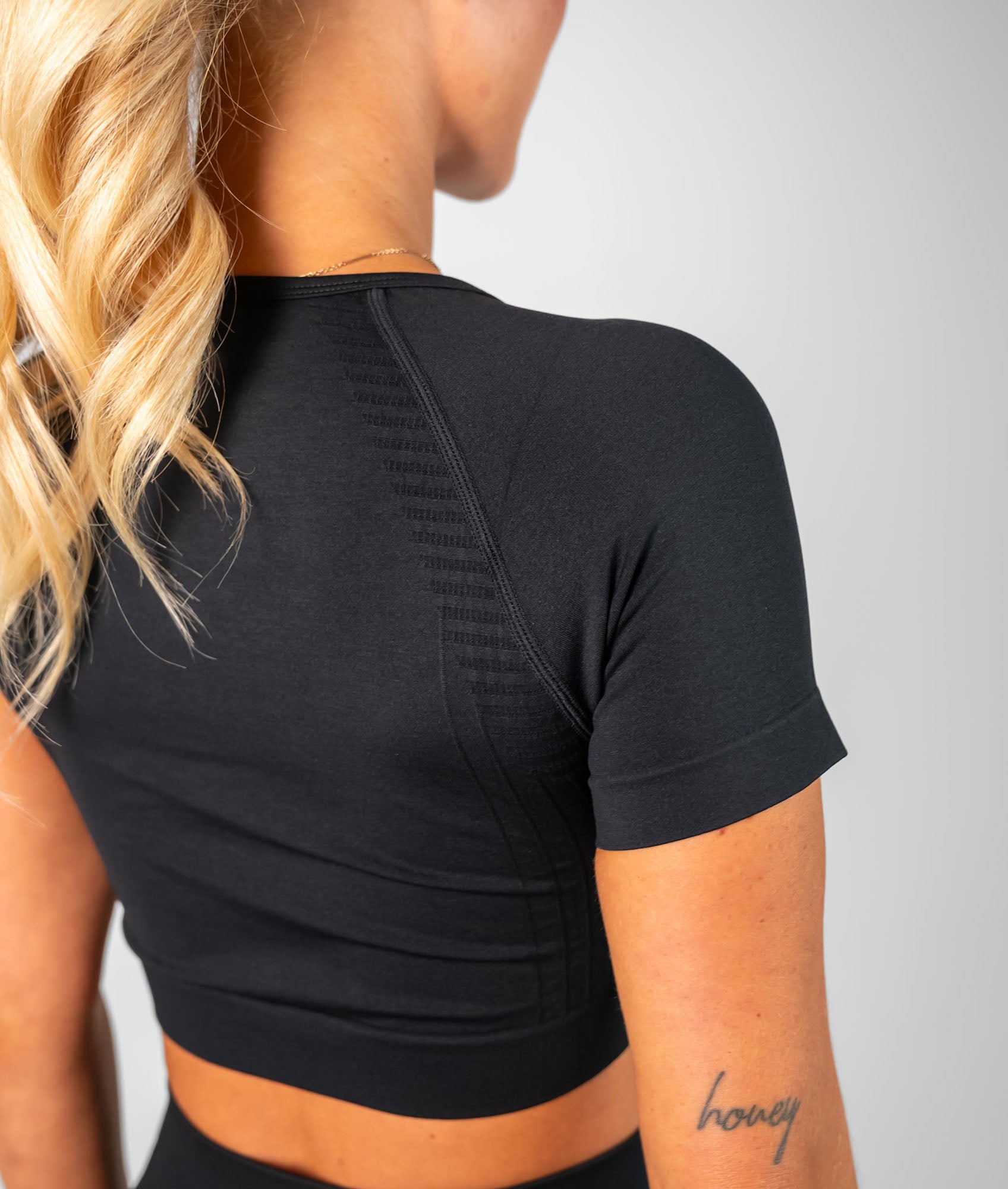 Reflex Crop - Black - Saber Apparel